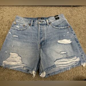 Abercrombie and Fitch high rise 4” short